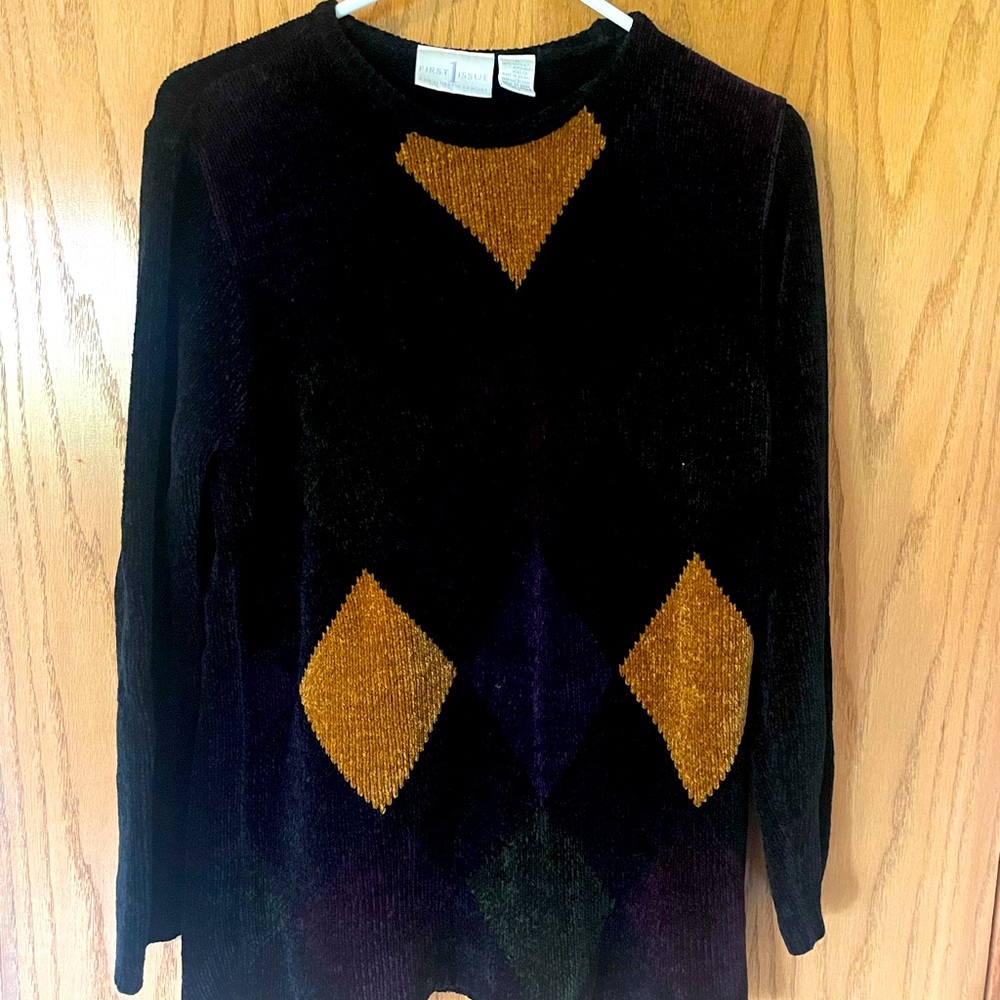 Women’s Sweater, excellent condition, like new, medium